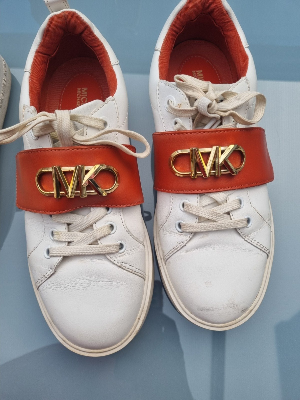Michael Kors sneakers wit met oranje accenten, Michael Kors, Wit, Ophalen of Verzenden, Sneakers of Gympen