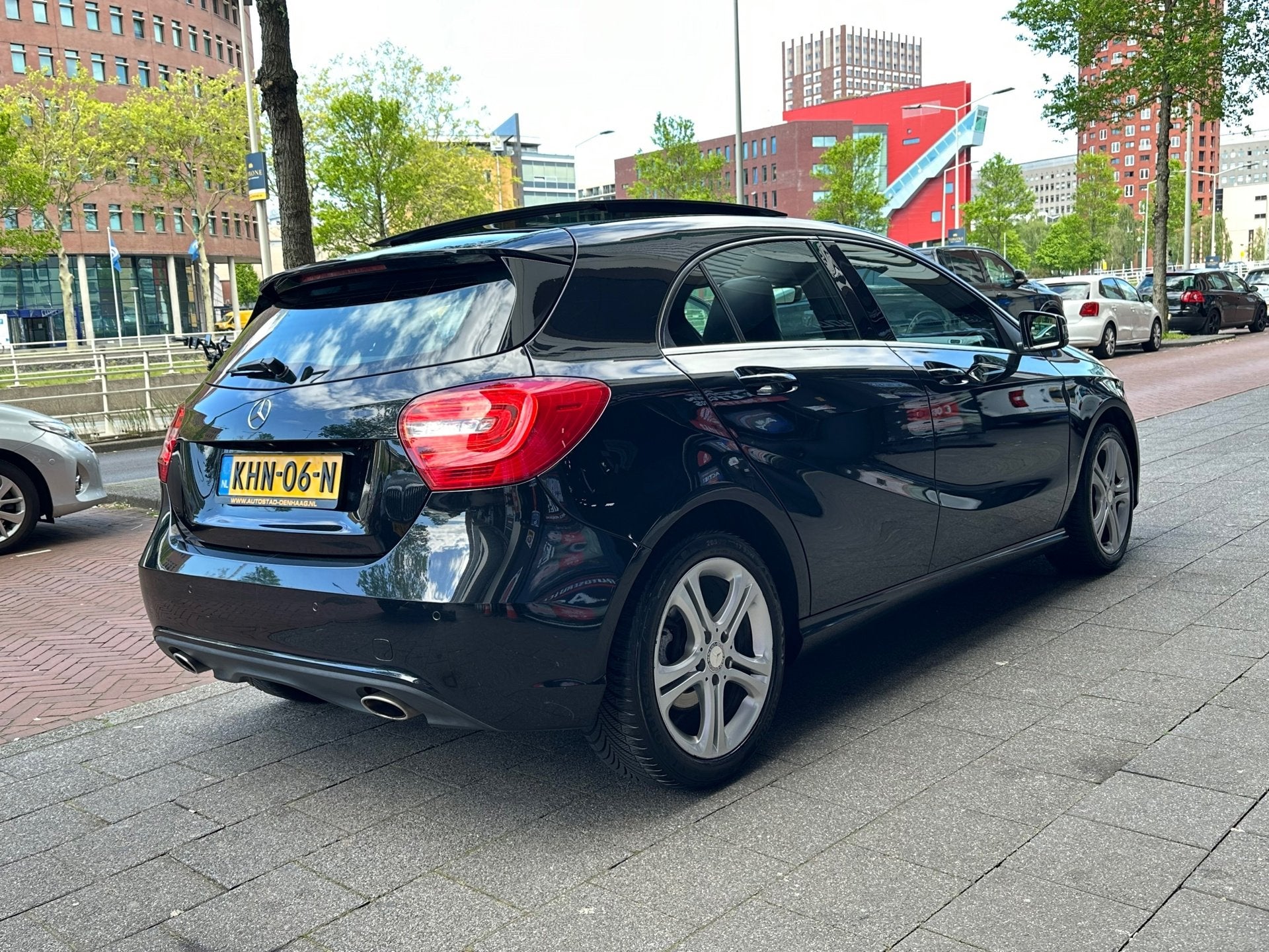 Mercedes-Benz A-klasse 200 Prestige Automaat Leer Navi Pano, Auto's, Gebruikt, Zwart, Bedrijf, 19 km/l