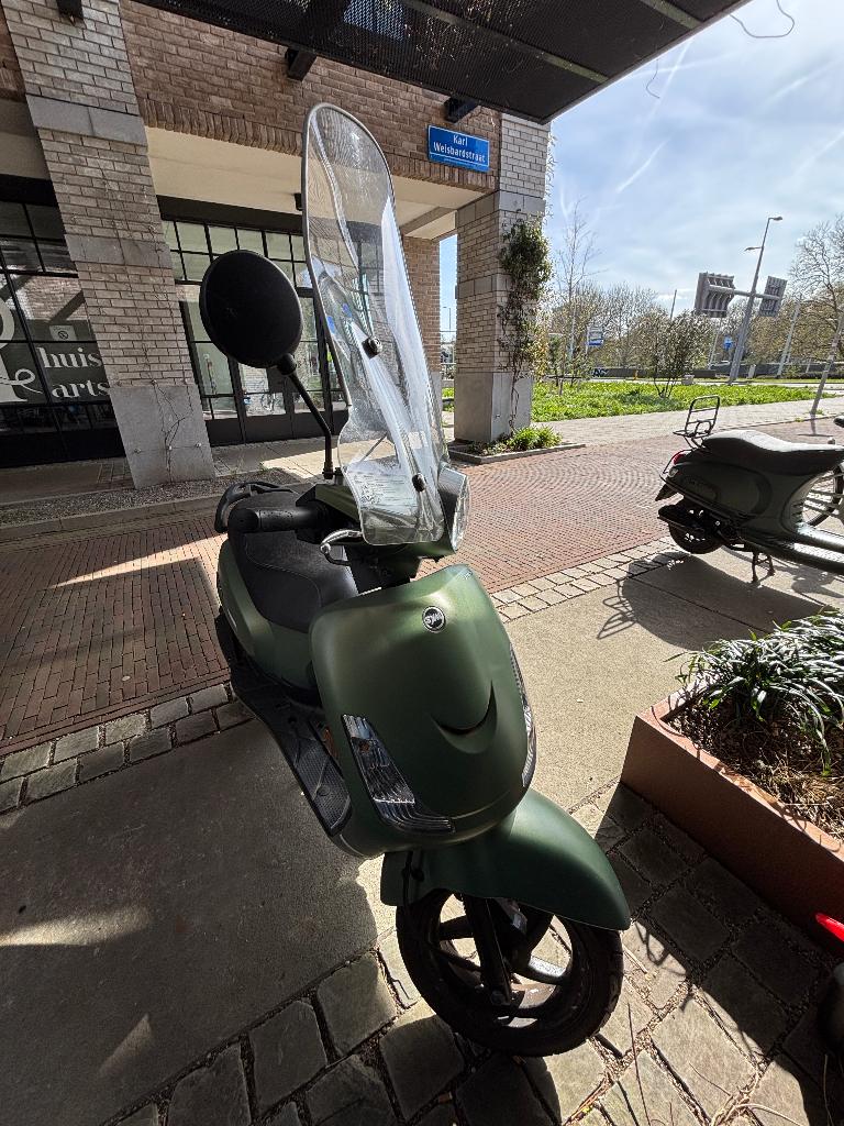 SYM Fiddle 2 scooter - Incl. kettingslot, helm & windscherm, Fietsen en Brommers, Scooters | SYM, Ophalen, Gebruikt, Benzine, Fiddle