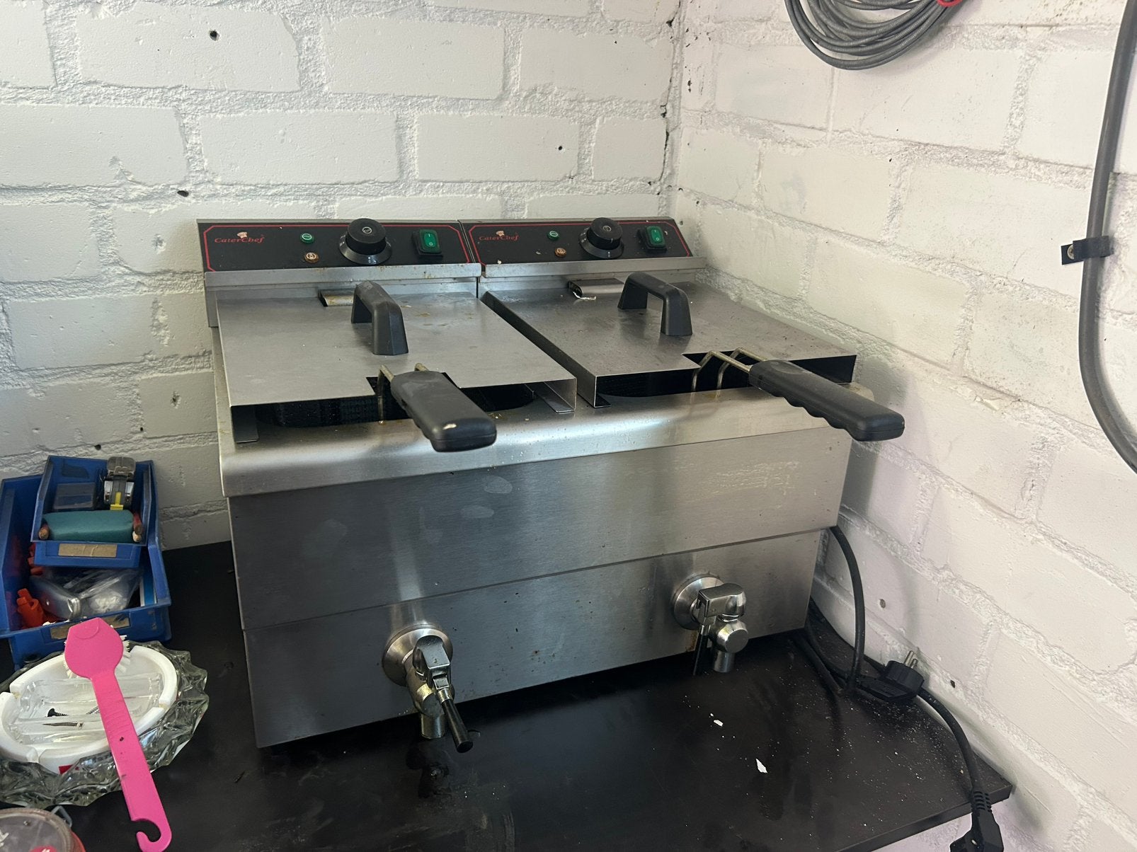 CaterChef dubbele friteuse / frituurpan, 4 liter of meer, Ophalen, Gebruikt, Duo-friteuse