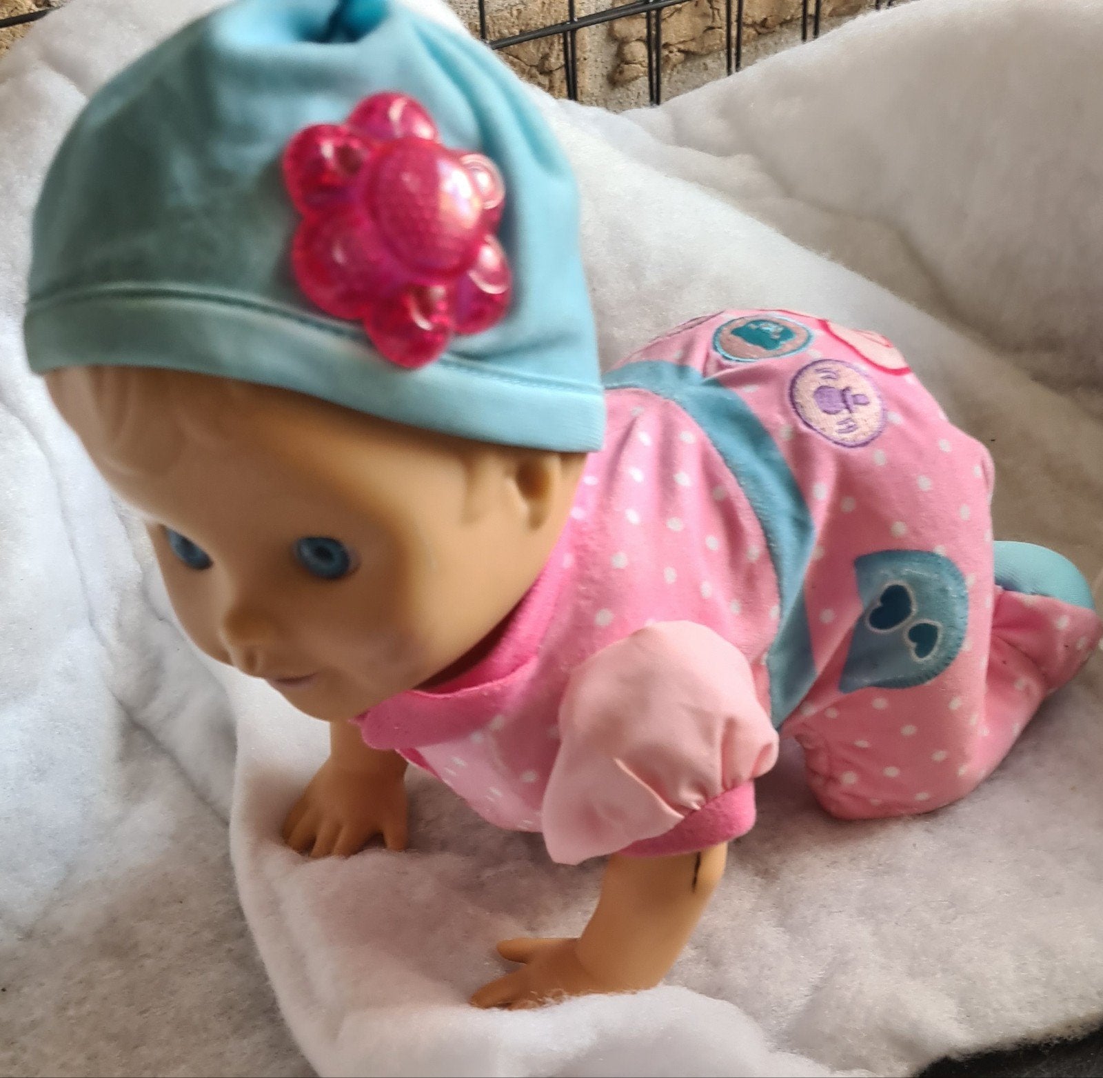 Kruipende Babypop met Geluid en Beweging, Kinderen en Baby's, Ophalen of Verzenden, Zo goed als nieuw