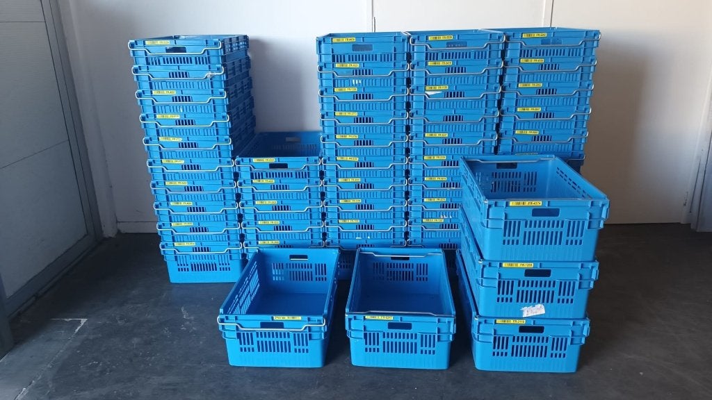 ZGAN Beugelkratten Stapelbaar en Nestbaar 50 stuks Bakken, Ophalen, 50 tot 75 cm, Minder dan 35 cm, Zo goed als nieuw