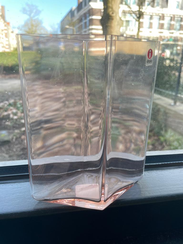Iittala ruutu vaas 115x140mm zalmroze, Ophalen of Verzenden, Zo goed als nieuw