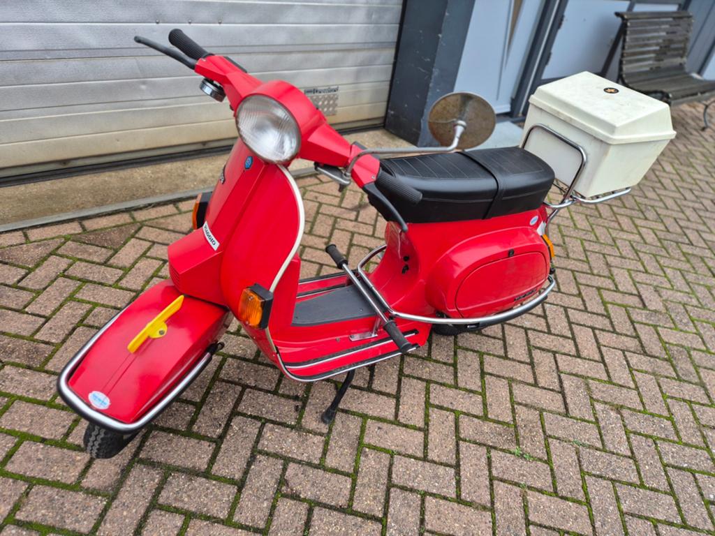 Vespa PK 50 S - Klassieke rode scooter met topkoffer, Ophalen, Gebruikt, Overige modellen, Maximaal 45 km/u