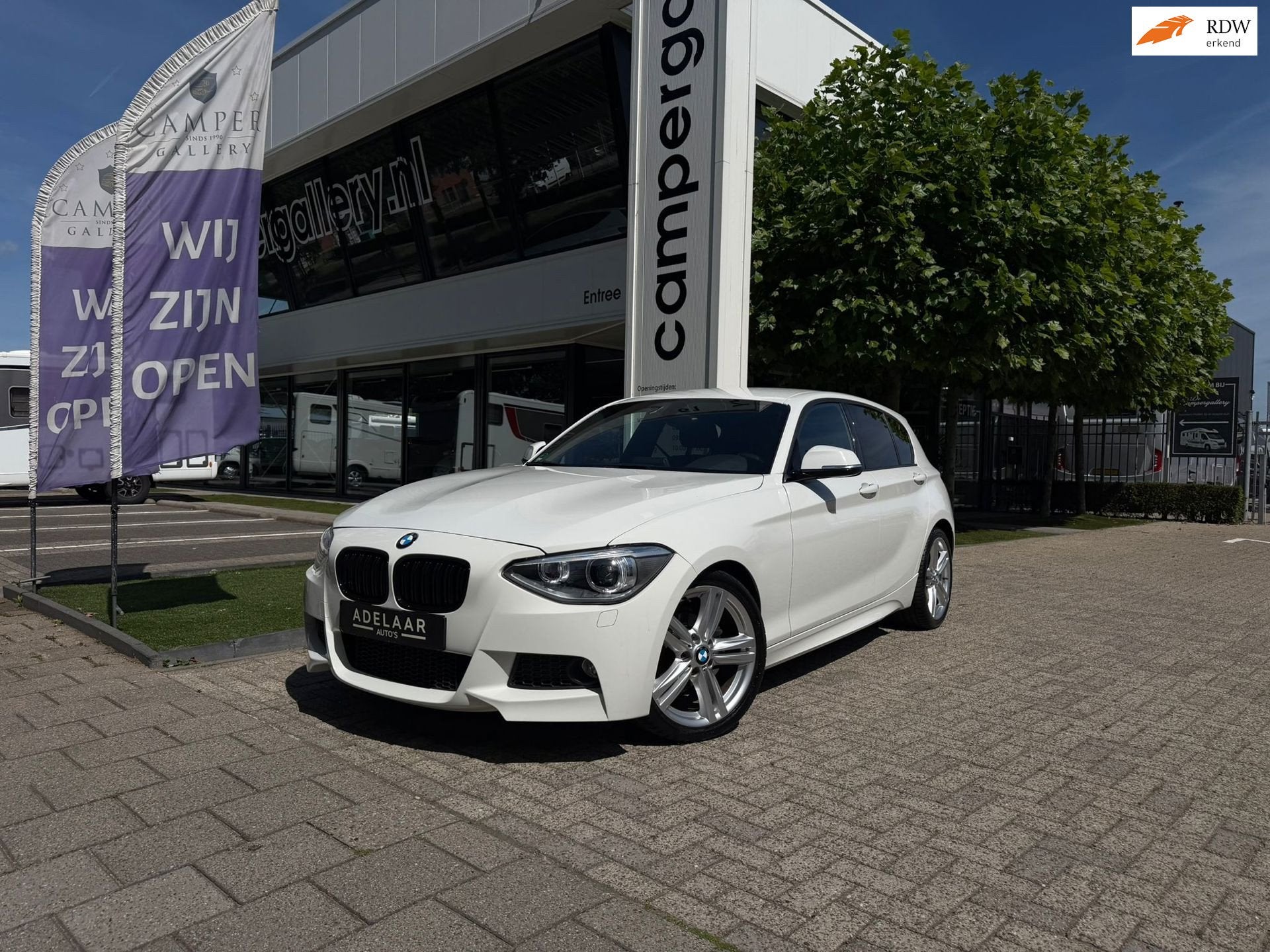 BMW 1-serie 116i M-PAKKET l SPORTSTOELEN l ALCANTARA l NAVIG, 1-Serie, Gebruikt, 4 cilinders, Alcantara