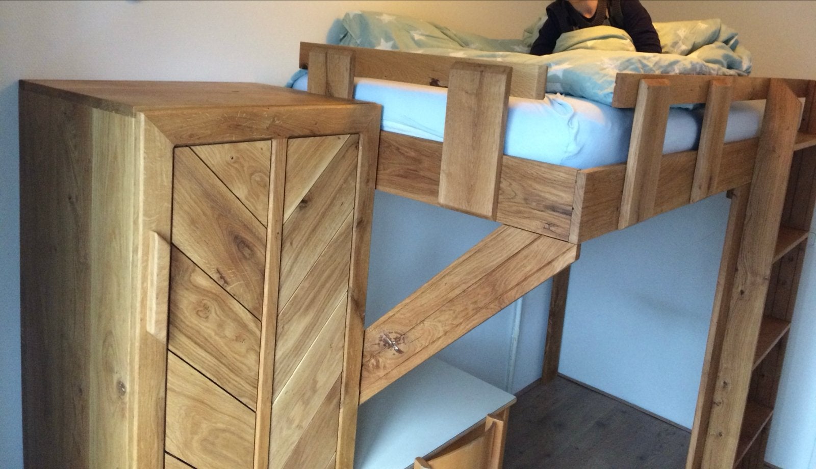 Massief eiken hoogslaper met kast, Huis en Inrichting, Ophalen, Gebruikt, Eenpersoons, 160 tot 180 cm
