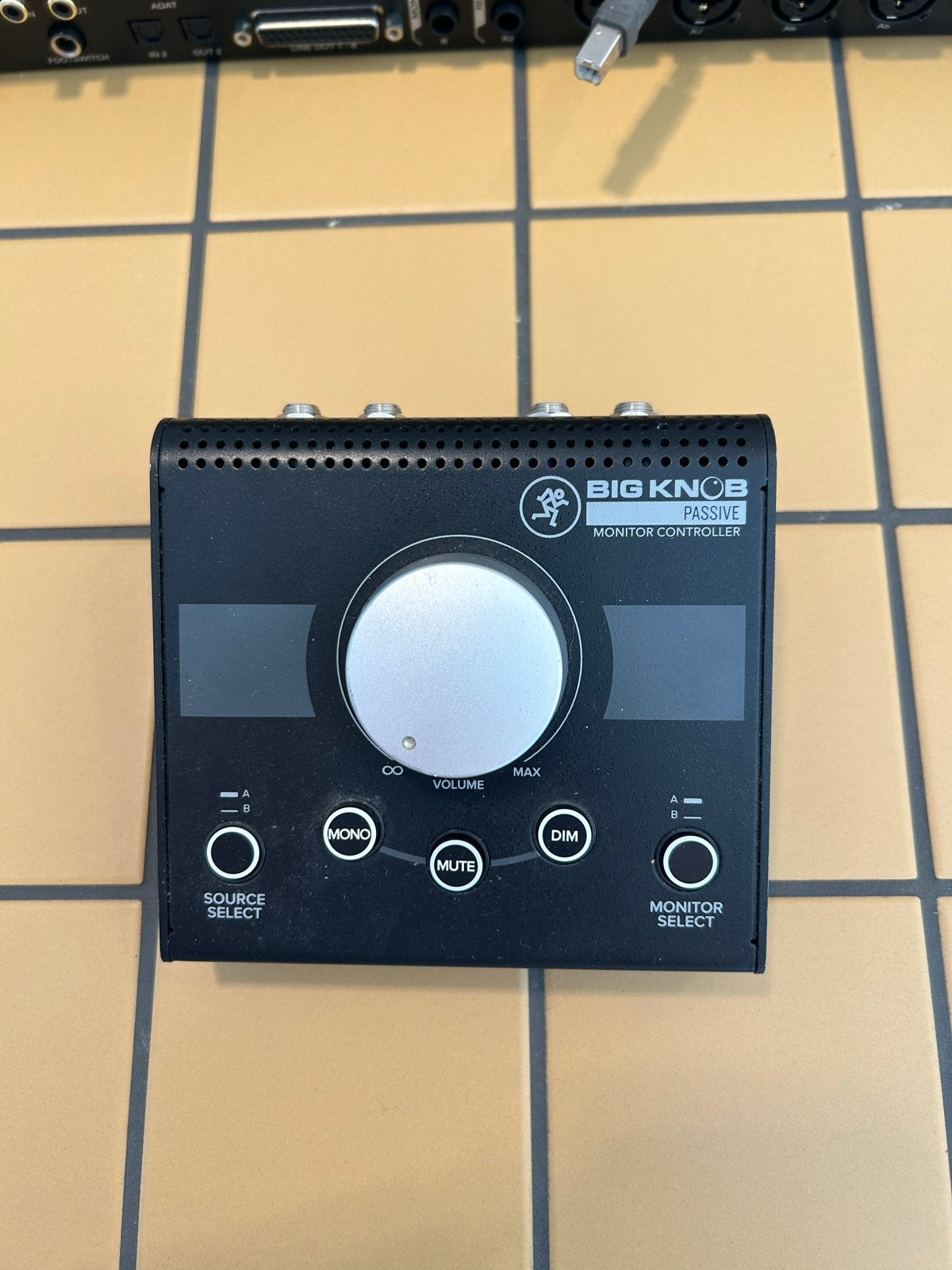 Mackie Big Knob Passive Monitor Controller, Ophalen, Zo goed als nieuw, Minder dan 5 kanalen