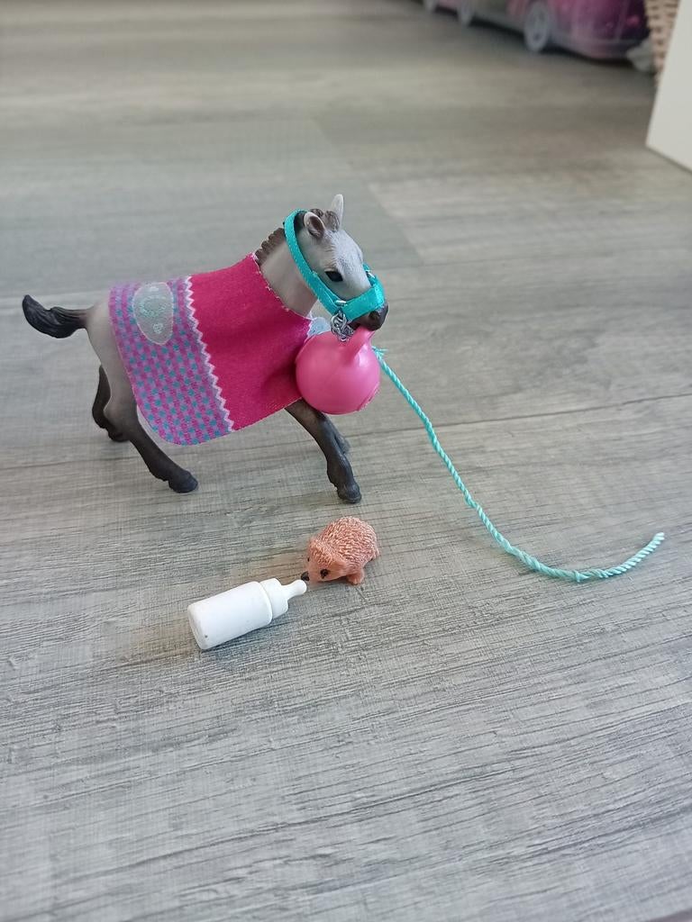 Schleich 42534 Paard met deken en egel, Ophalen of Verzenden, Zo goed als nieuw