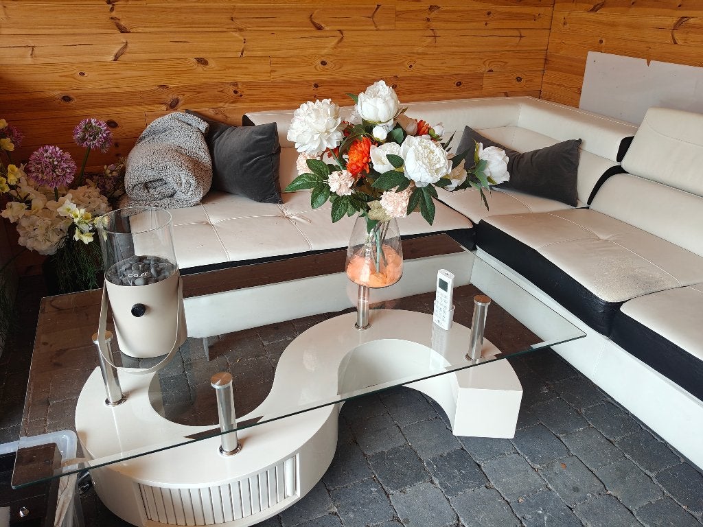Bankstel en salontafel gratis af te halen, Huis en Inrichting, Banken | Bankstellen, 250 tot 300 cm, Gebruikt, Modern wit / zwart
