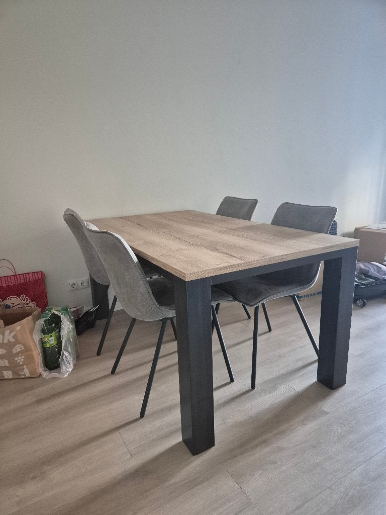 Eettafel inclusief 4 stoelen, Ophalen, 50 tot 100 cm, Zo goed als nieuw, 150 tot 200 cm