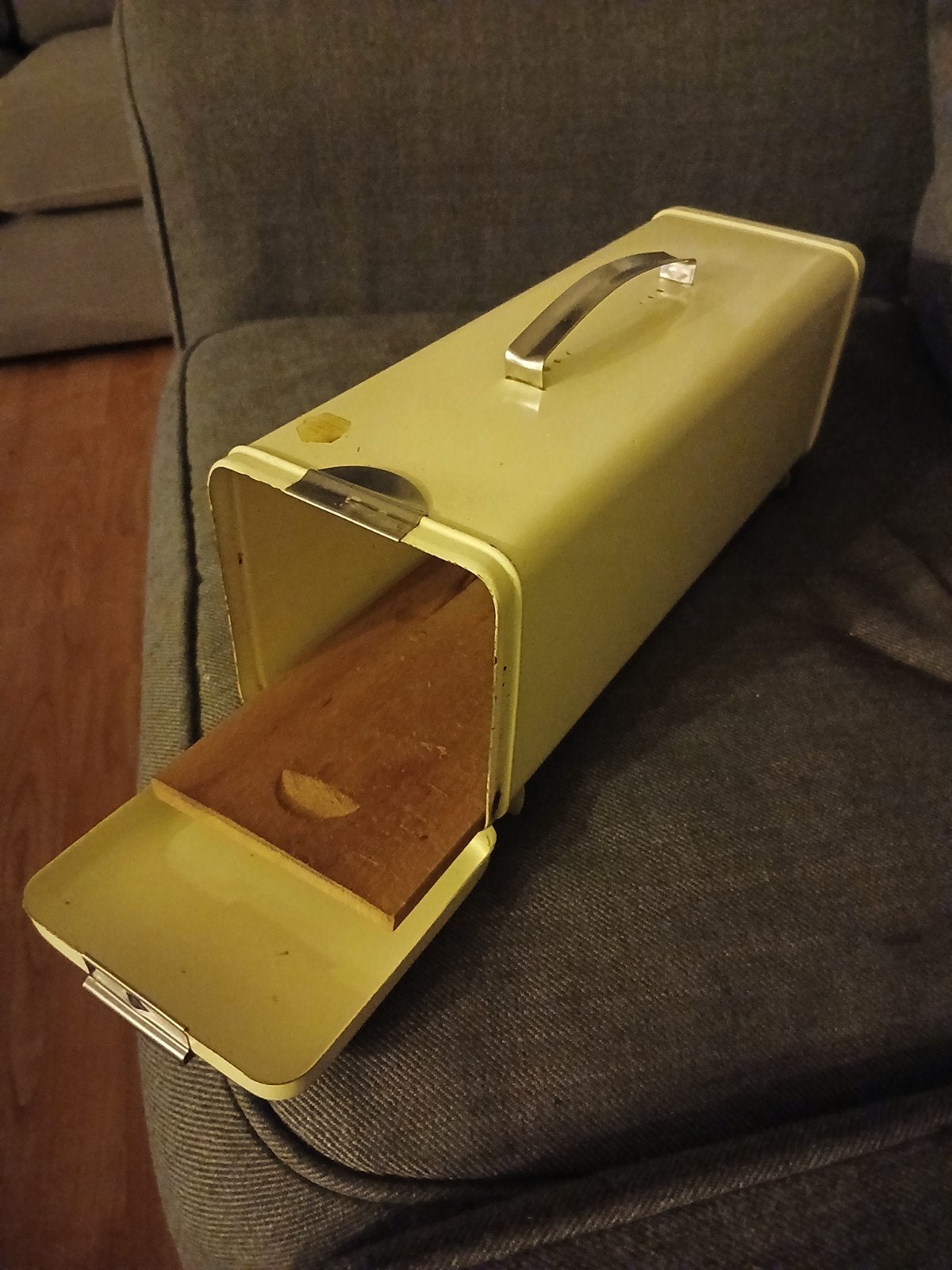 Brabantia cake/koek blik metaal+ originele snijplank, Ophalen of Verzenden, Gebruikt