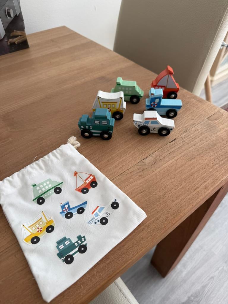 Houten autos Hema, Ophalen of Verzenden, Zo goed als nieuw
