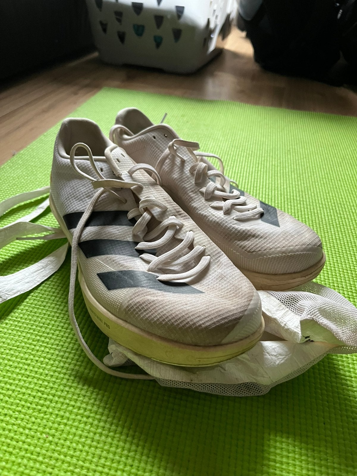 Adidas verspring spikes maat 44, Sport en Fitness, Ophalen of Verzenden, Zo goed als nieuw, Spikes, Adidas
