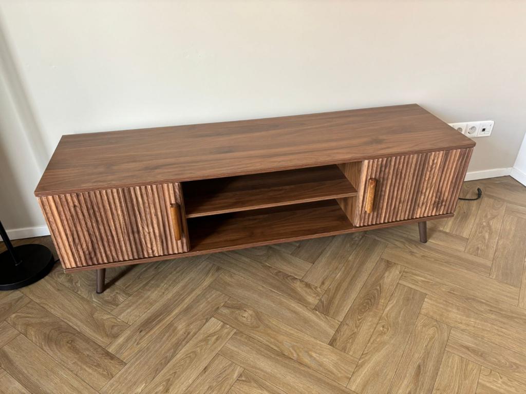 Modern TV-meubel met opbergruimte, Huis en Inrichting, Kasten | Televisiemeubels, Ophalen, 100 tot 150 cm, Modern, Retro, Scandinavisch, Japandi