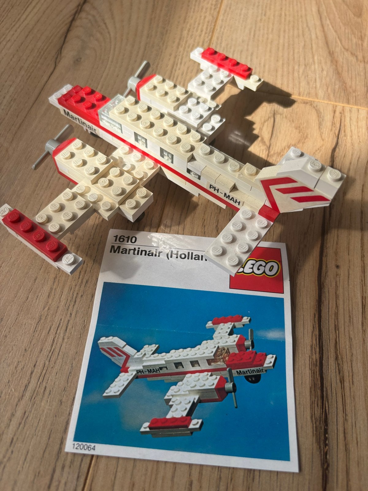 9964) Lego System 1610 Martinair Vliegtuig met instructies, Gebruikt, Overige thema's, Lego, Ophalen of Verzenden