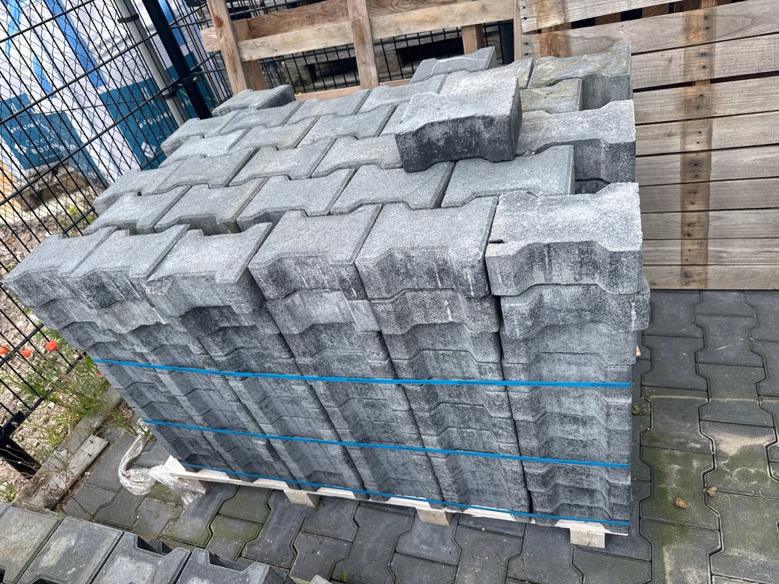 Nieuwe H-klinkers blauw/grijs 20×16,5×8 cm + passtuk 12 m², Tuin en Terras, Tegels en Klinkers, Ophalen, Gebruikt, Klinkers, 10 m² of meer