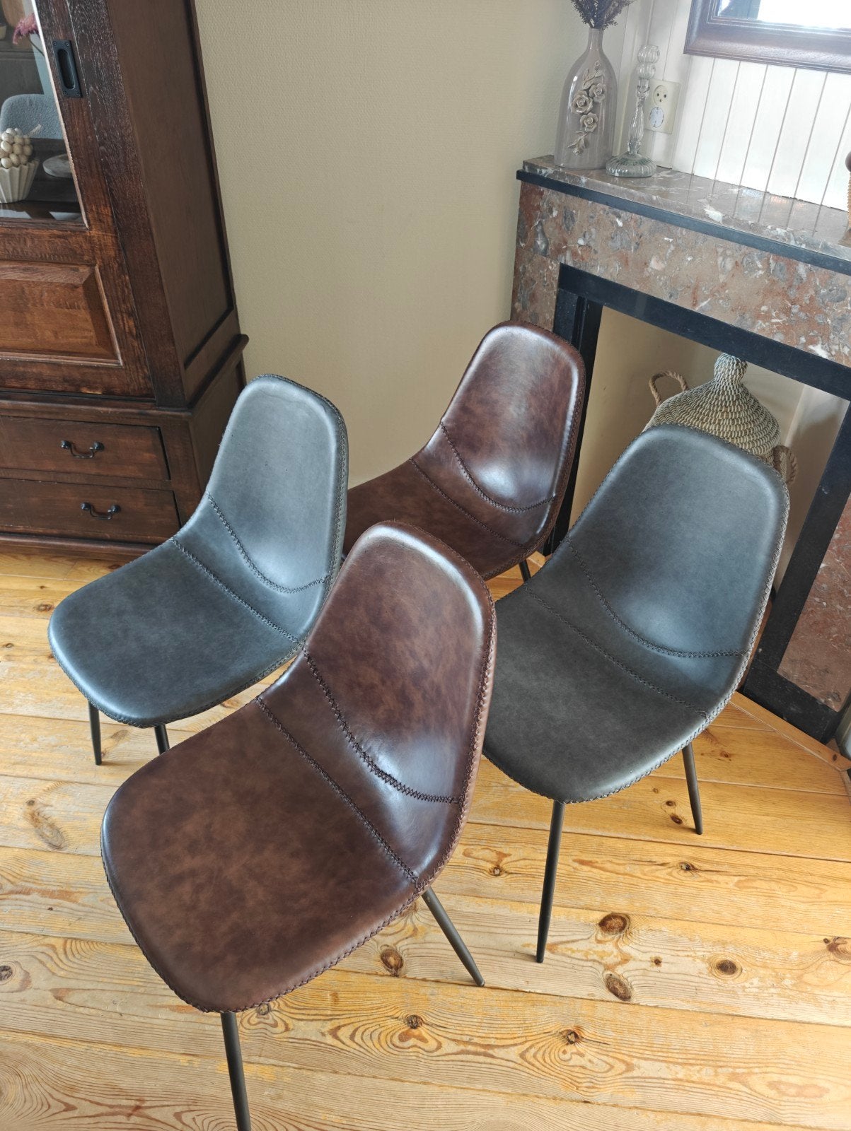 Westwing eetkamerstoelen - set van 4 (2 antraciet, 2 bruin), Ophalen, Gebruikt, Bruin, Vier