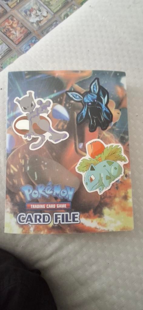 Pokémon kaarten met extra kaarten en 3 boekjes, Ophalen of Verzenden, Gebruikt, Meerdere kaarten