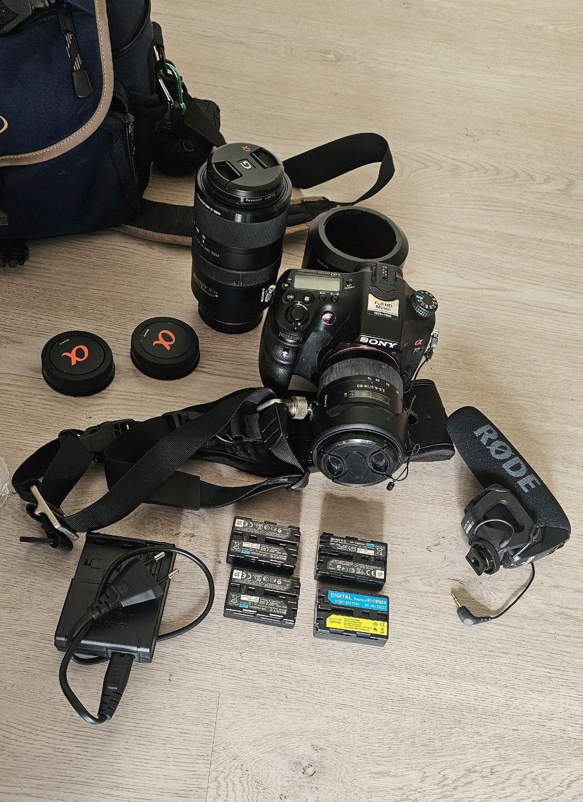 Sony Alpha a77 SLT-A77V, Audio, Tv en Foto, Ophalen, Zo goed als nieuw, Sony, 8 keer of meer