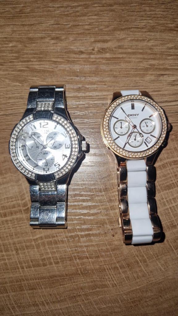 Set van 2 Dameshorloges: Guess en DKNY met Strass, Sieraden, Tassen en Uiterlijk, Horloges | Dames, Gebruikt, Polshorloge, Guess