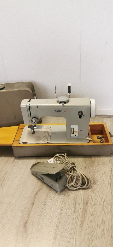 Naaimachine PFAFF 90, Hobby en Vrije tijd, Naaimachines en Toebehoren, Ophalen of Verzenden, Gebruikt, Naaimachine, Pfaff