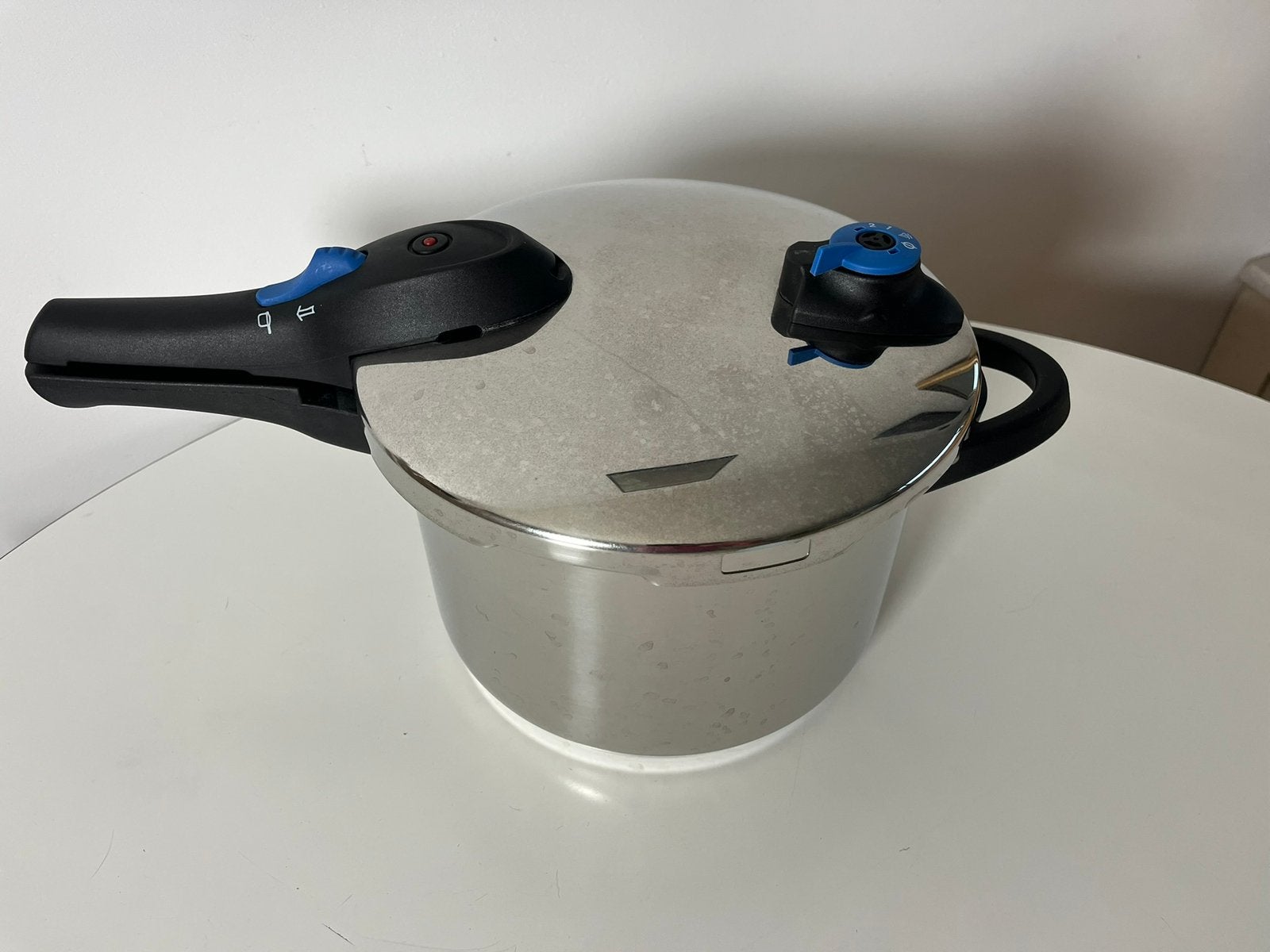 BK snelkookpan 6l met drukregelaar die op 2 standen kan, Snelkookpan, Met handvatten, BK, Ophalen of Verzenden