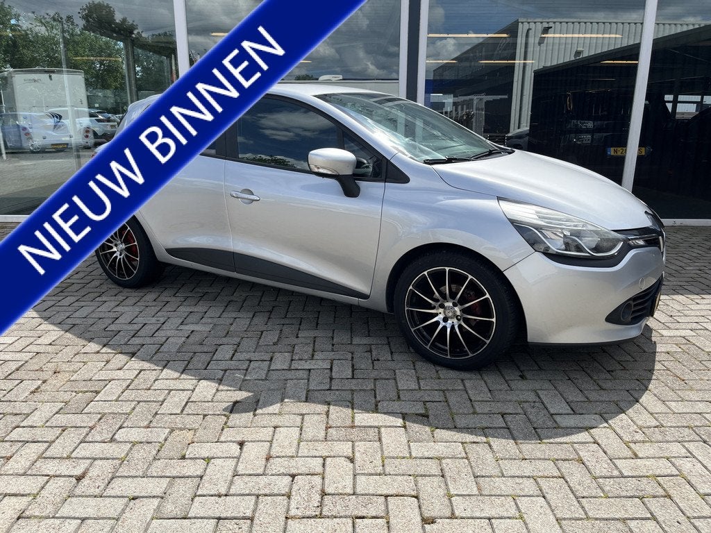 Renault Clio 1.5 dCi ECO Expression Airco / Cruise / Nav / B, Auto's, Renault, Voorwielaandrijving, Gebruikt, 4 cilinders, 96 €/maand