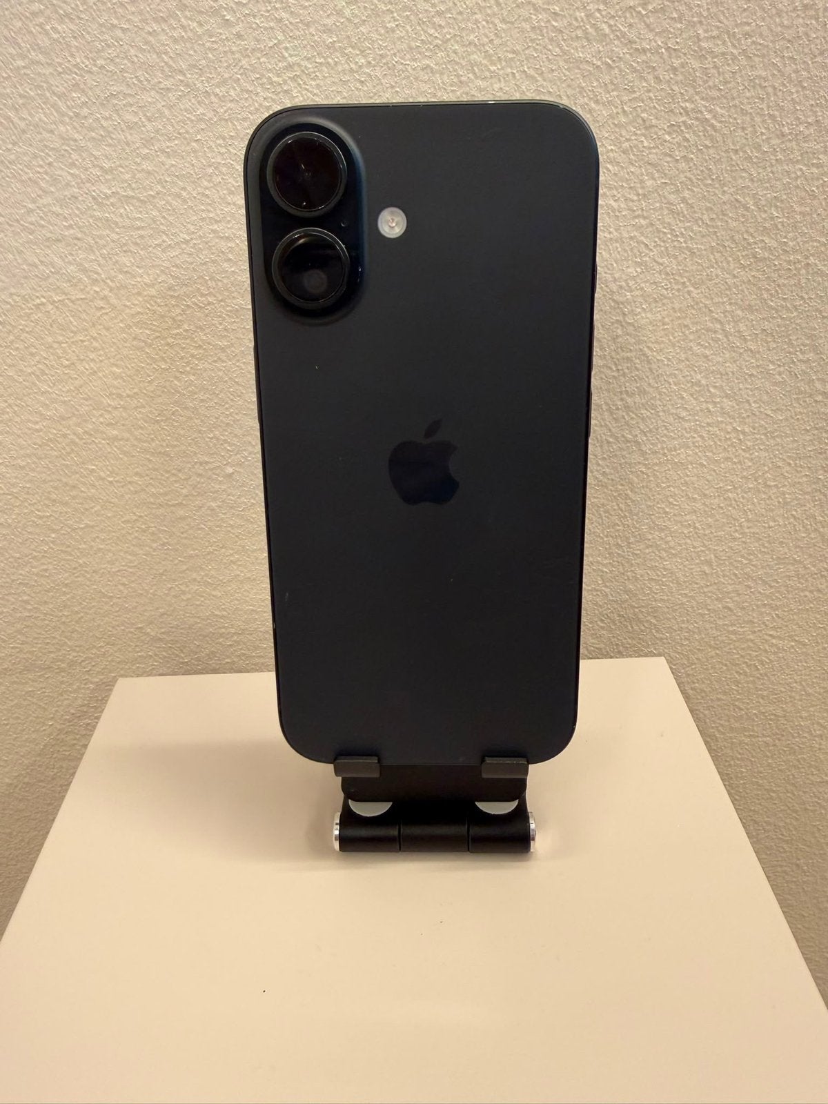 iPhone 16 Zwart 128GB met eSIM - Modern Model, Telecommunicatie, Mobiele telefoons | Apple iPhone, 128 GB, Apple, Zwart, IPhone 16