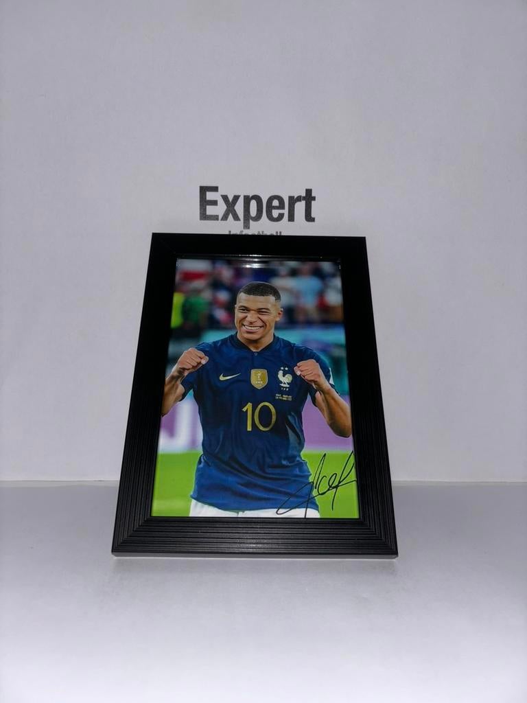 Mbappe gesigneerde foto ingelijst - Frankrijk, Ophalen of Verzenden, Nieuw, Buitenlandse clubs, Spelerskaart