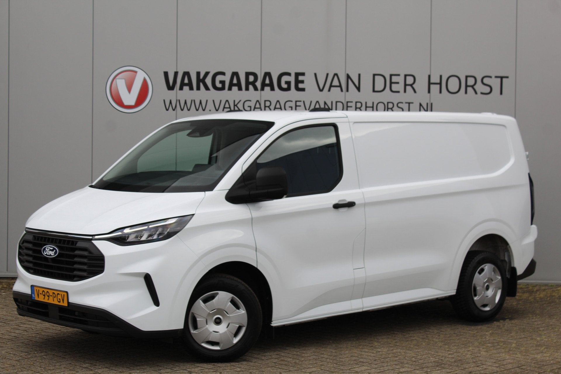 Ford Transit Custom 320 2.0-136 pk TDCI L1H1 Trend. Fabrieks, Auto's, 12 maanden, Gebruikt, Zwart, 4 cilinders