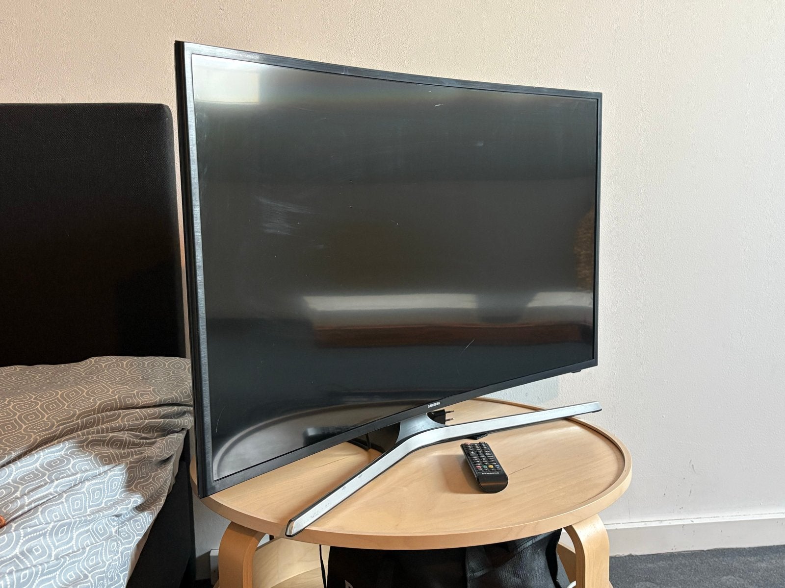 Foto 2 van Samsung UE40KU6100 4K UHD Smart TV - Gebogen Scherm
