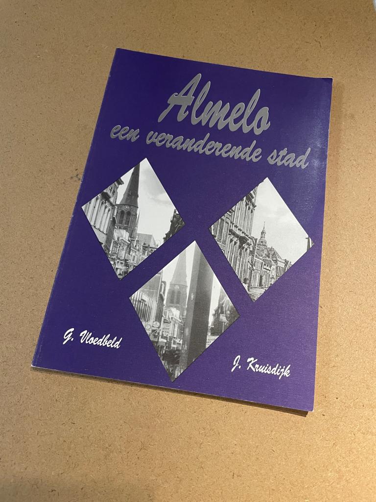 ‘Almelo, een veranderende stad’,Vloedbeld & Kruisdijk (1993), Ophalen of Verzenden, 20e eeuw of later, Zo goed als nieuw