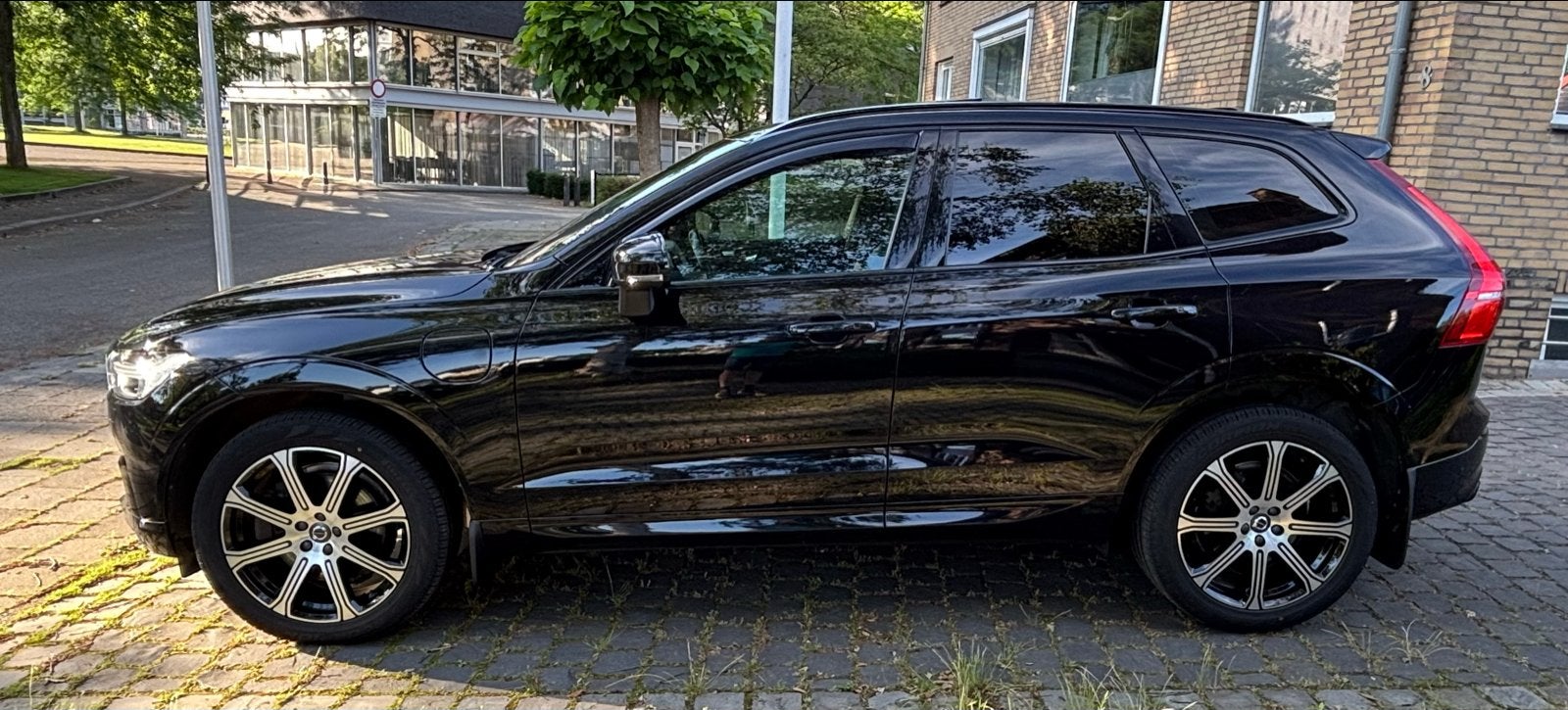 Volvo XC60 T8 Twin Engine 390pk R-Disign AWD Plug-in, Automaat, 4 cilinders, 138 €/maand, Leder en Stof