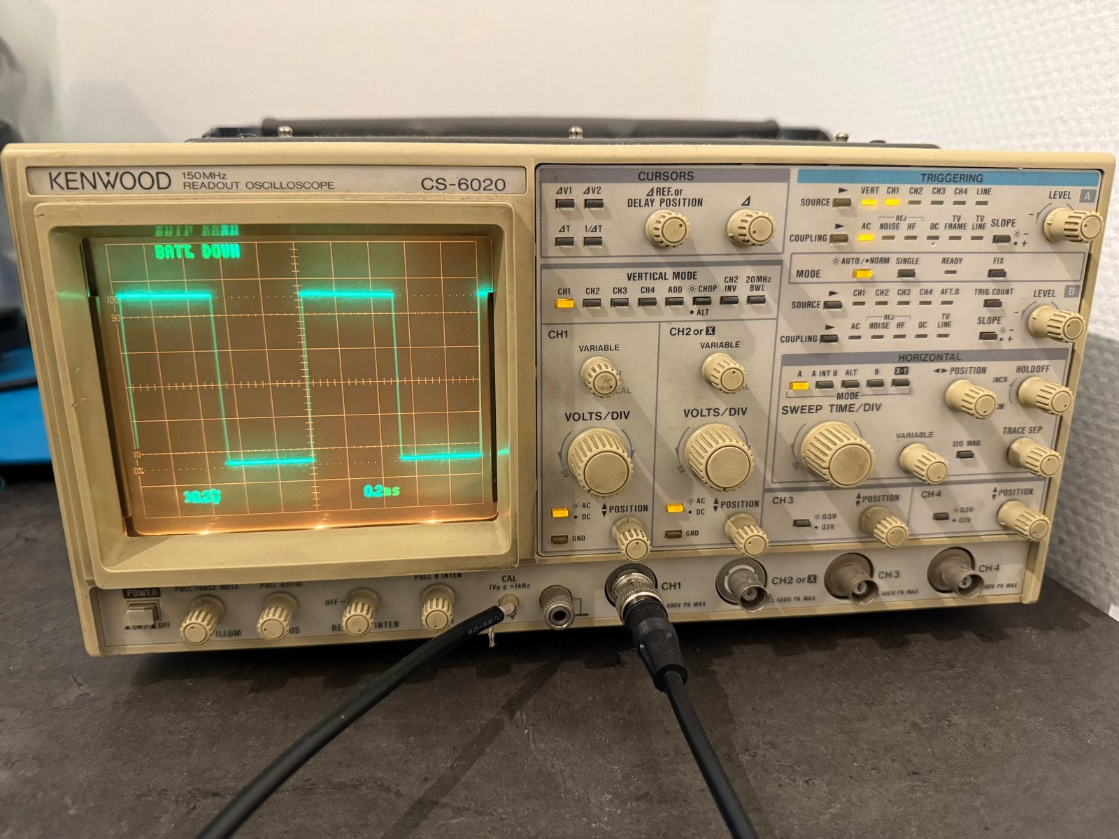 Kenwood CS-6020 150MHz Quad Trace Readout Oscilloscoop, Doe-het-zelf en Verbouw, Meetapparatuur, Ophalen of Verzenden, Gebruikt