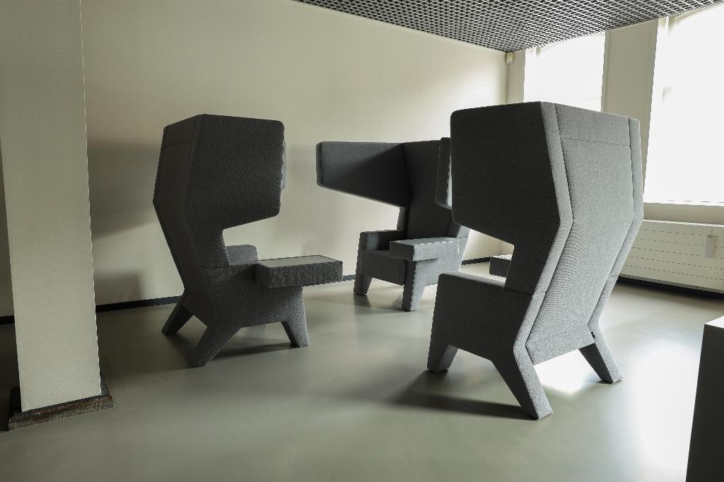 Prooff EarChair, Ophalen, Zo goed als nieuw, Stof, 50 tot 75 cm