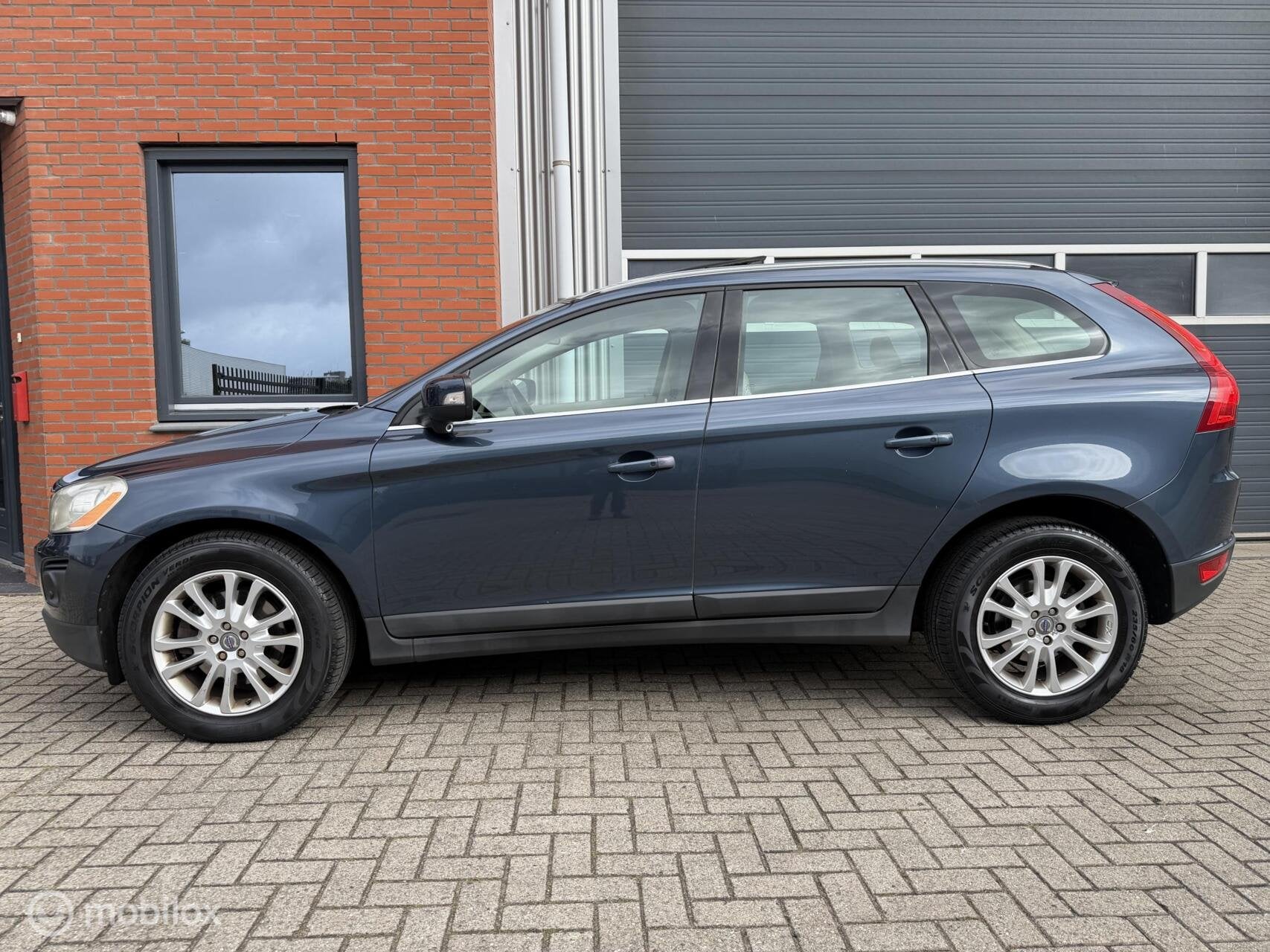 Volvo XC60 3.0 T6 AWD Summum - pano dak - Volvo spec. o.h., Auto's, Automaat, Gebruikt, 2000 kg, Blauw