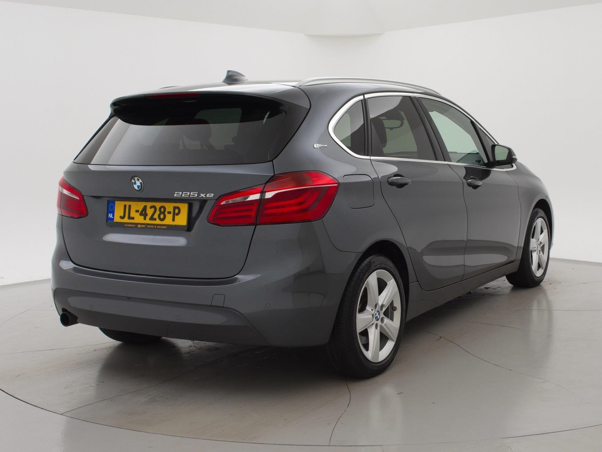 BMW 2-serie Active Tourer 225XE 224 PK HYBRID XDRIVE EXECUTI, Automaat, 8 kWh, Stof, Gebruikt