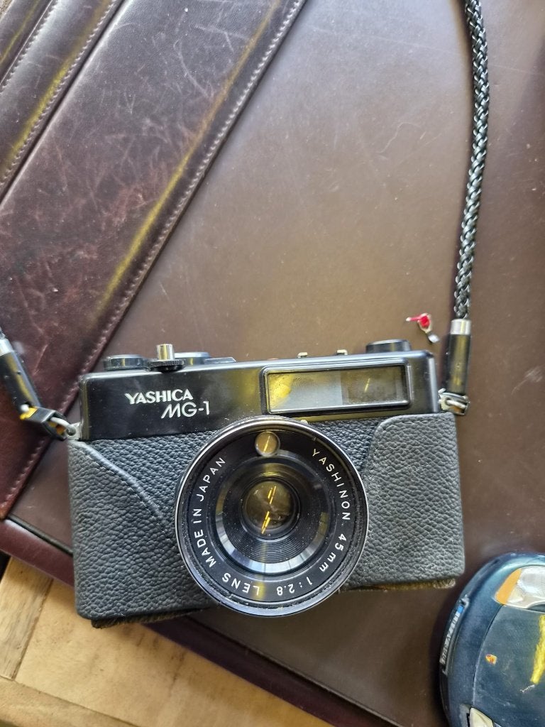 Yashica MG-1 Meetzoeker Camera Zwart 45mm f/2.8  CS27231, Ophalen of Verzenden, Gebruikt, Compact, Overige Merken
