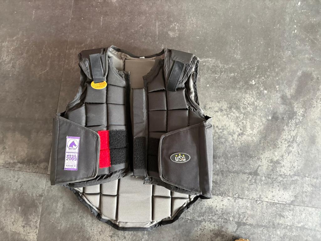 USG bodyprotector kind maat CL (zie label) voor 8-12 jaar, Dieren en Toebehoren, Ophalen of Verzenden, Zo goed als nieuw, Rijden