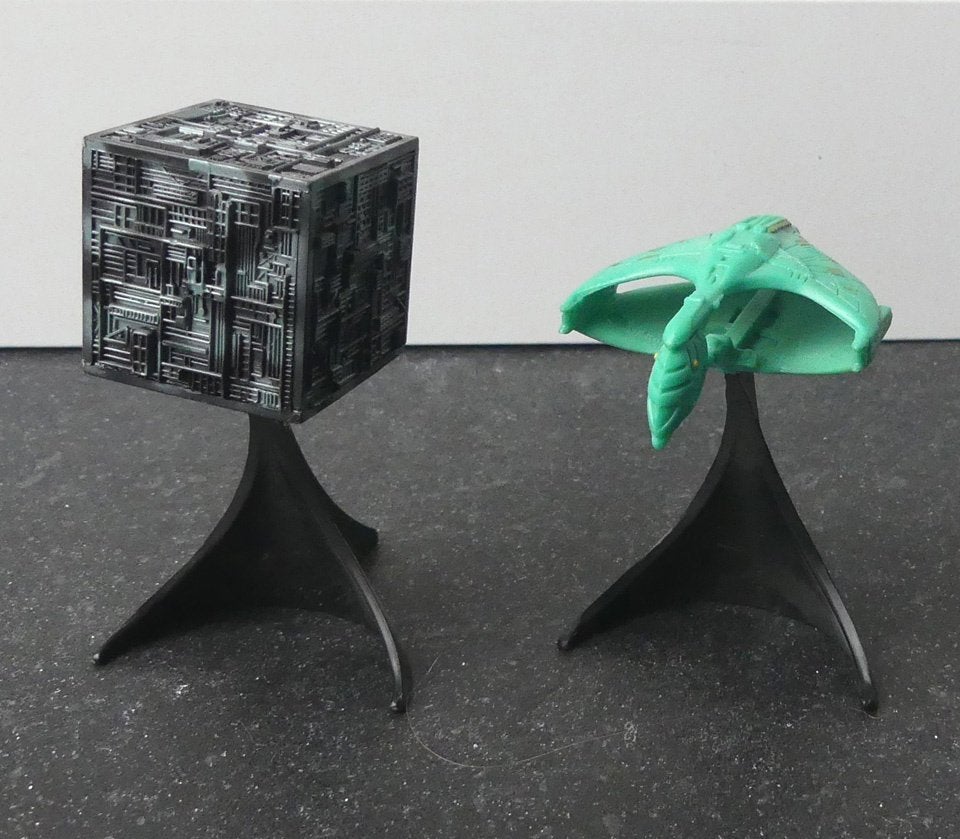 Star Trek modellen Borg cube + Romulan Warbird Applause 1995, Ophalen of Verzenden, Zo goed als nieuw, Tv, Beeldje, Replica of Model