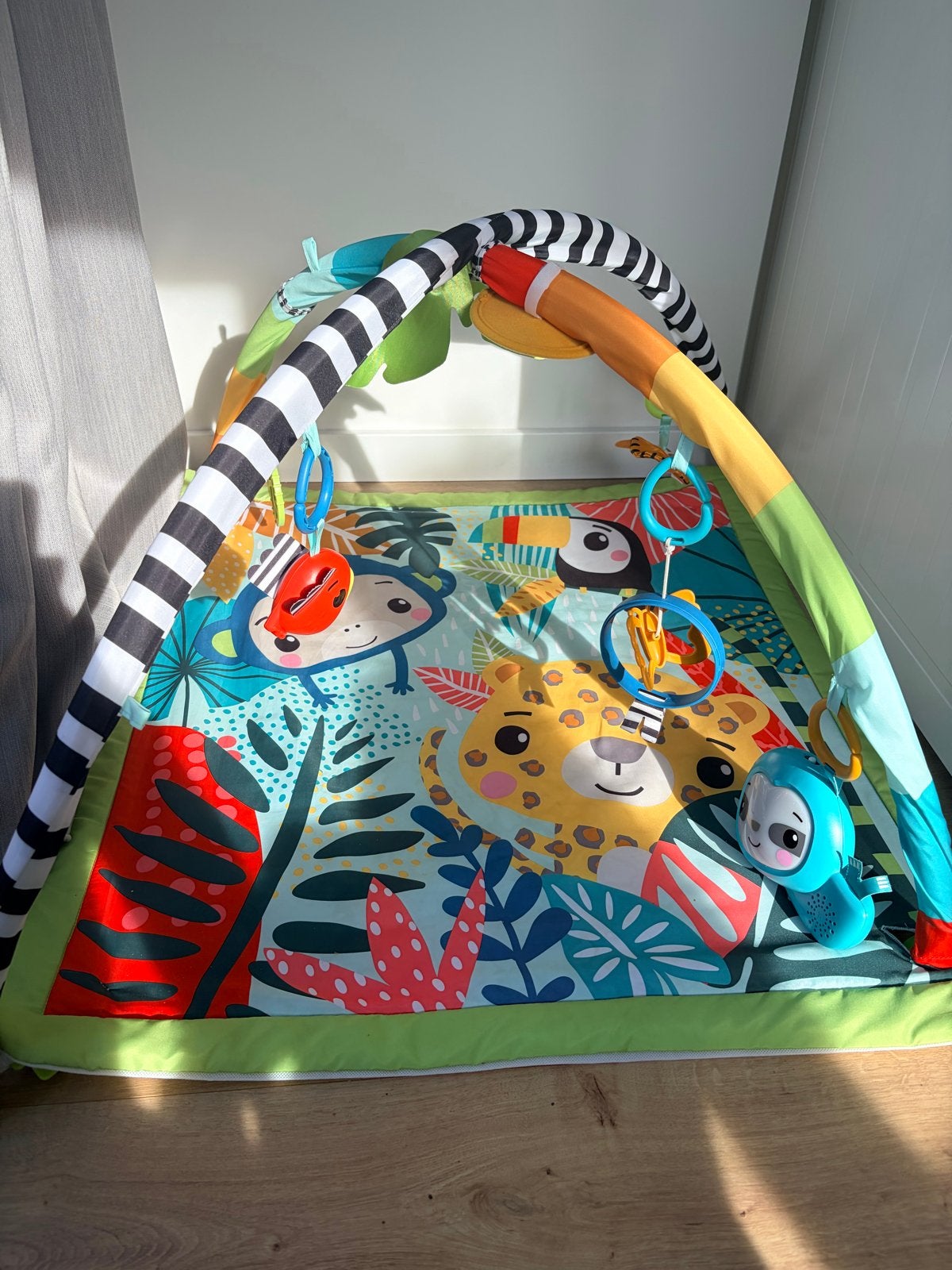 Fisher-Price babygym, Kinderen en Baby's, Ophalen, Zo goed als nieuw, Speelkleed, Met geluid