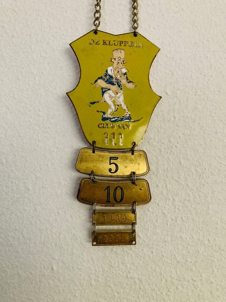 Carnaval ketting CV de Kluppels Helmond club van 111, Postzegels en Munten, Penningen en Medailles, Ophalen of Verzenden, Overige materialen
