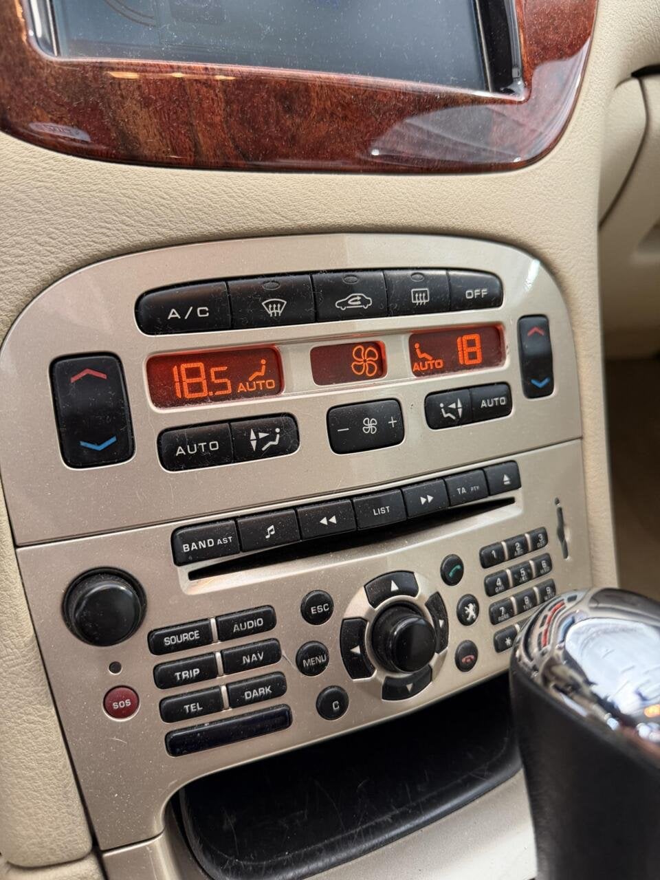 Peugeot 607 3.0-V6 Executive Automaat, Auto's, Navigatiesysteem, 2946 cc, Bedrijf, Zilver of Grijs