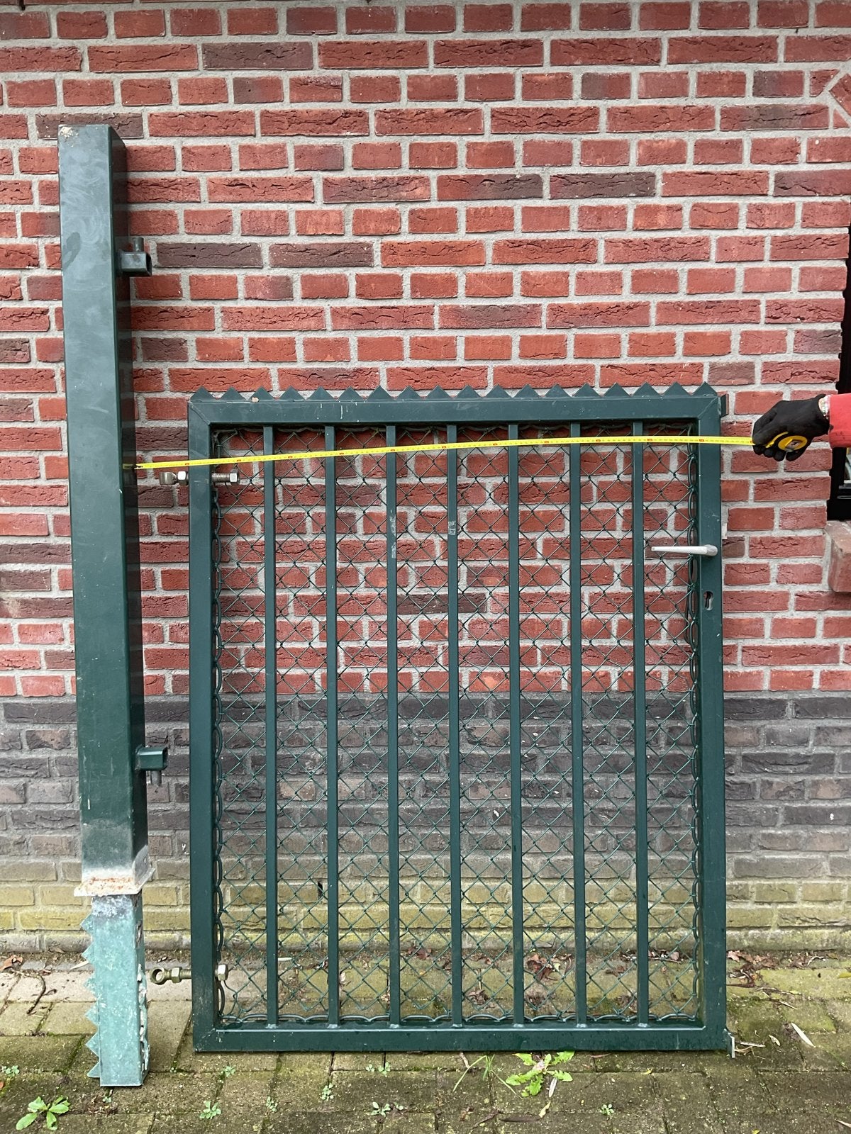 Groen ijzeren tuinpaal met poort - Gebruikt, Tuin en Terras, Ophalen, Met poort, Gebruikt, Tuinhek
