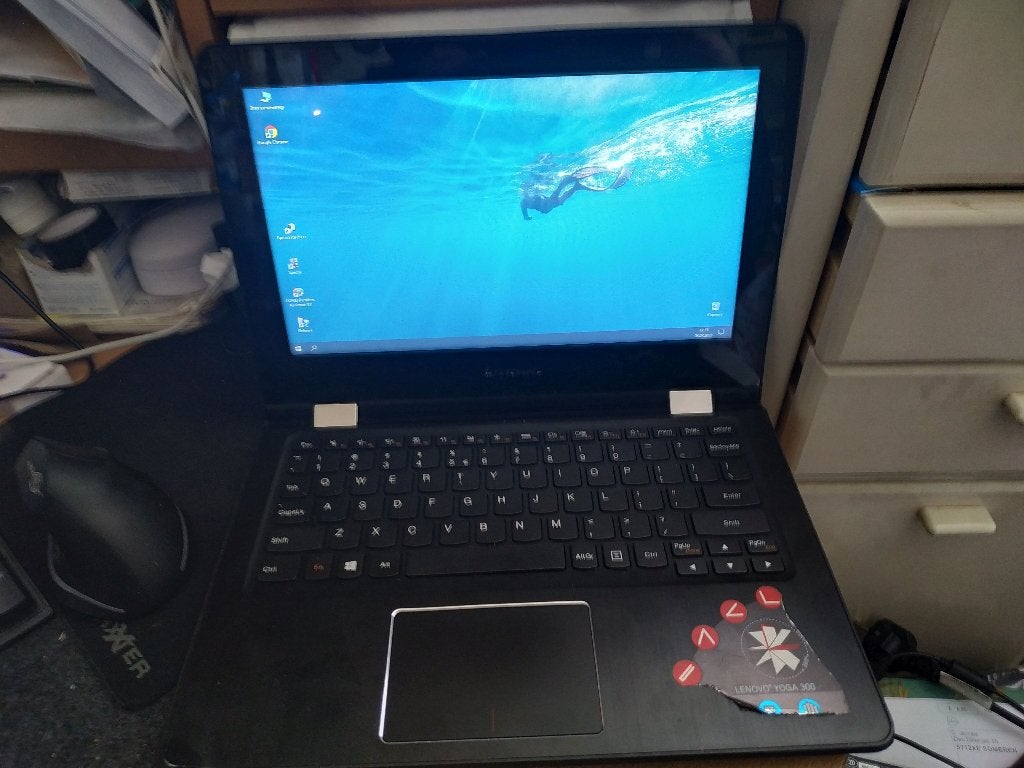Lenovo Yoga 300 Hybride Laptop RAM 4GB SSD 250GB, 2 tot 3 Ghz, Qwerty, 14 inch, Ophalen of Verzenden