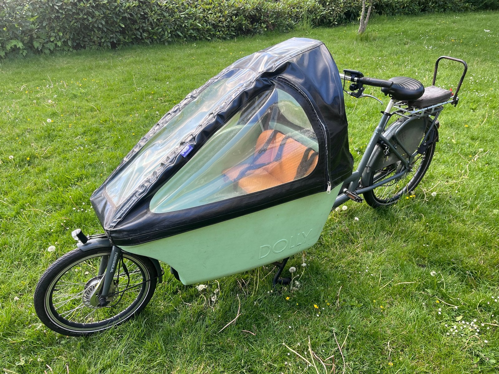 Dolly bakfiets met regenhuif en nieuwe accu, Gebruikt, Elektrisch, 2 kinderen, Schijfrem