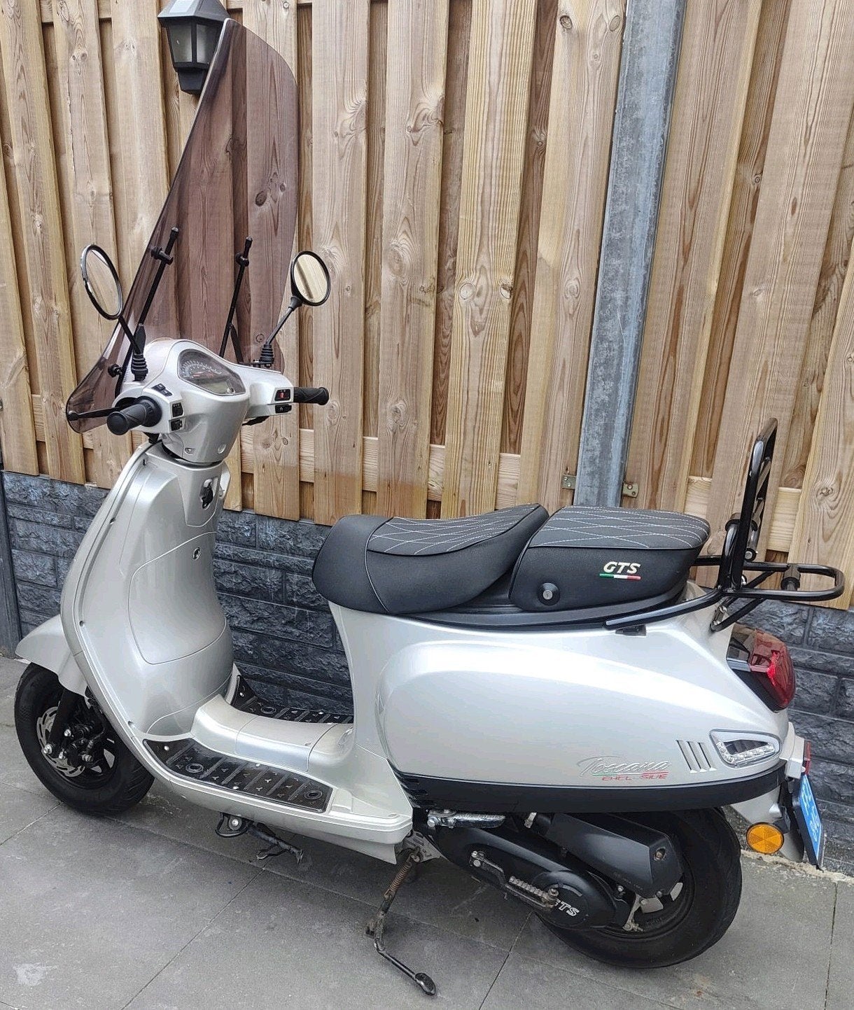 Mooie GTS Toscana Snor Scooter. 35 km., Zo goed als nieuw, Benzine, Ophalen, Overige merken