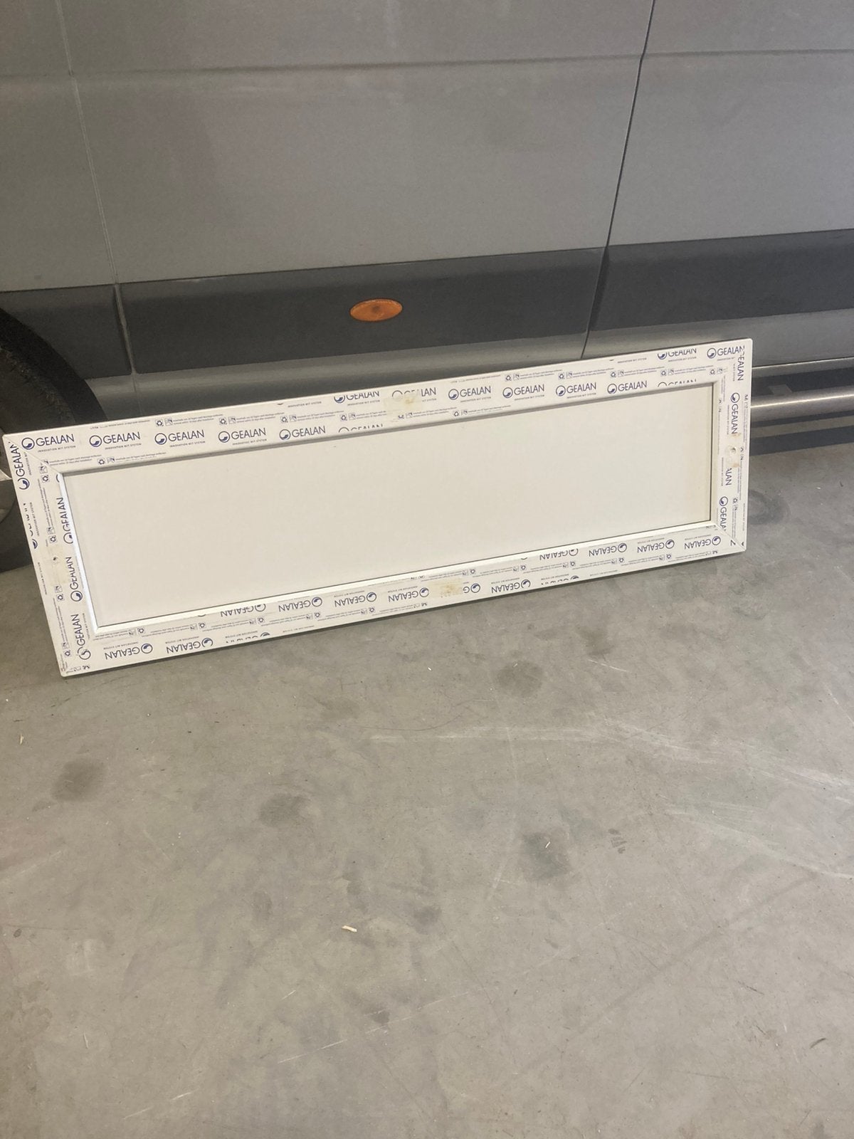 Nieuw kunststof kozijn met paneel 495*1545, Ophalen, Kunststof, Minder dan 3 meter, Zo goed als nieuw