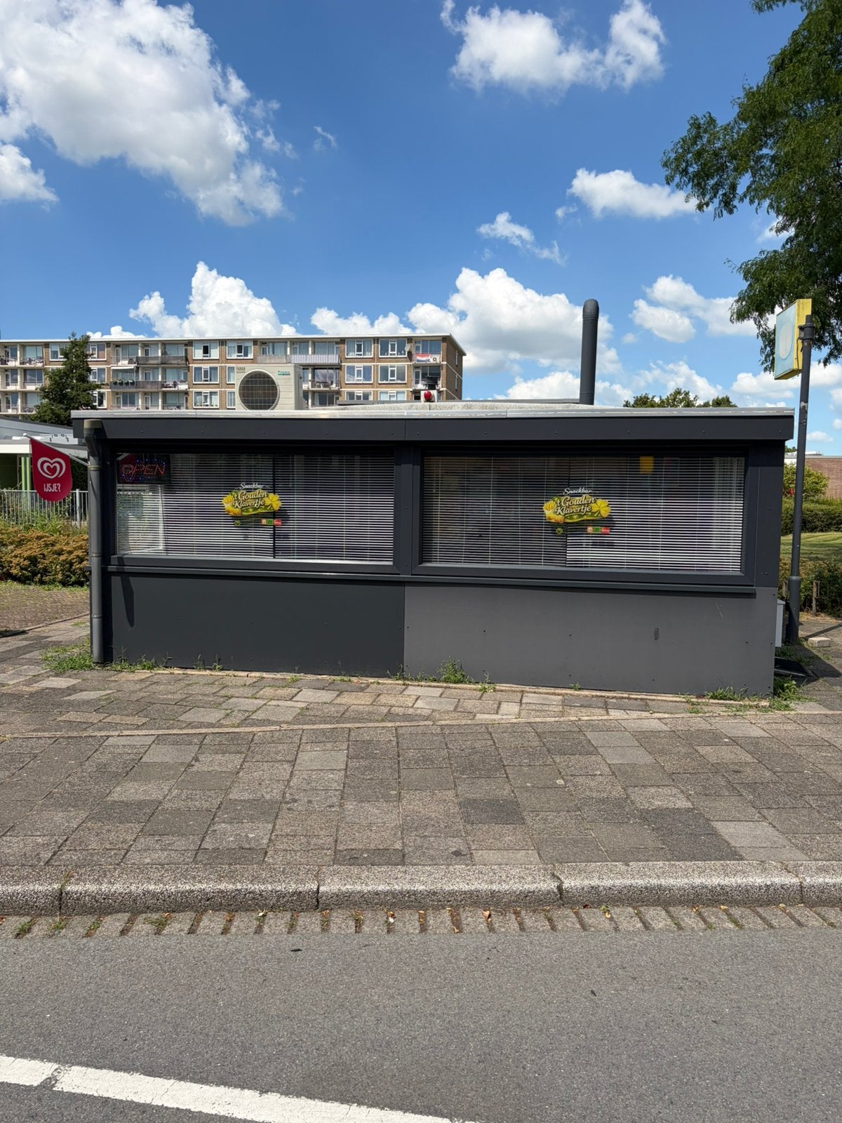 Goedlopende patatzaak/kiosk
