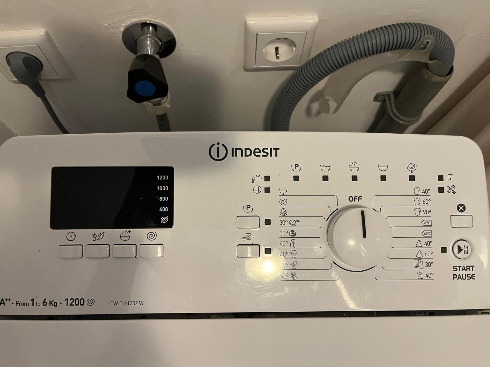 Indesit Bovenlader Wasmachine ITW D 61252 W - 6 kg, Ophalen